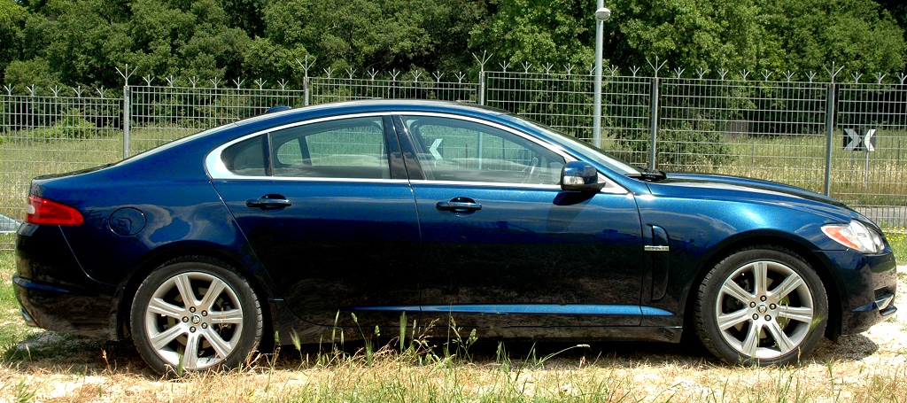 Autonoleggio Jaguar-Noleggio Limousine Roma